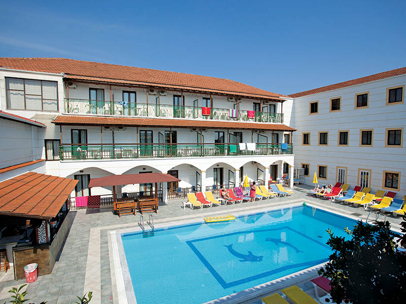 Lefkimi Hotel